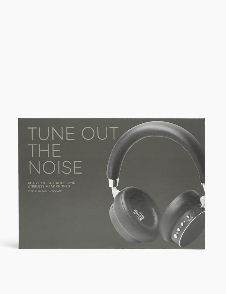 Noise Cancelling Headphones 1 of 4