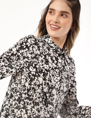 Floral Spread Collar Blouse