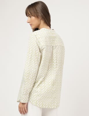 Women Green Conversational Printed Mandarin Collar Cotton A-Line Dress main image 1
