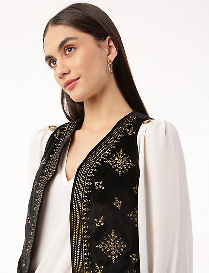 Velvet Short Jacket With Embroidery