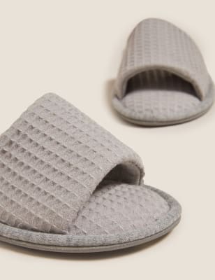 Open toe clearance slippers