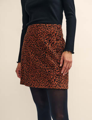 Mini skirt 2024 leopard print