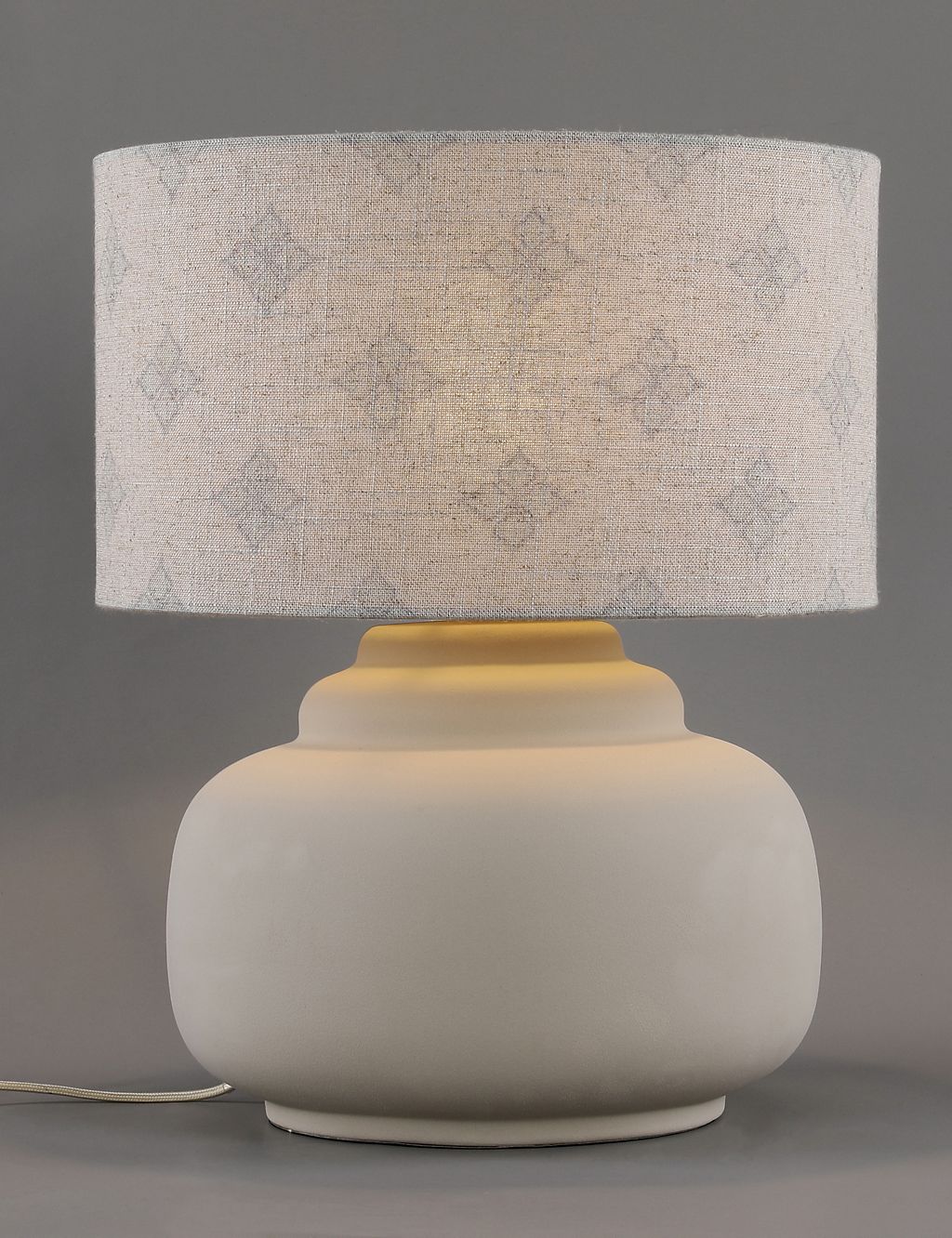 Ornate Ceramic Table Lamp 5 of 7