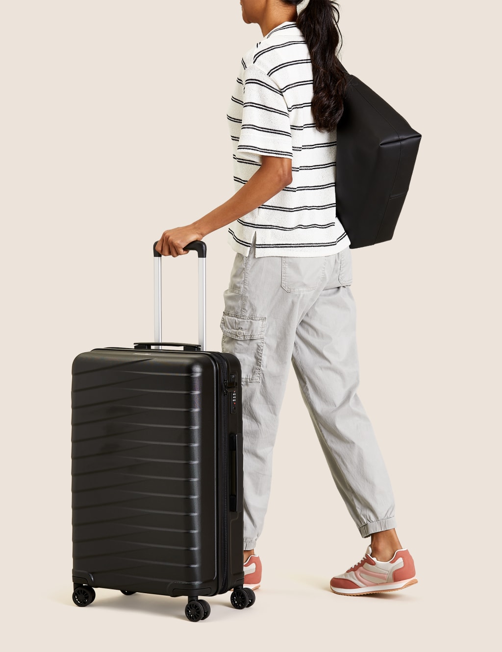 Oslo 4 Wheel Hard Shell Medium Suitcase M S Collection M S