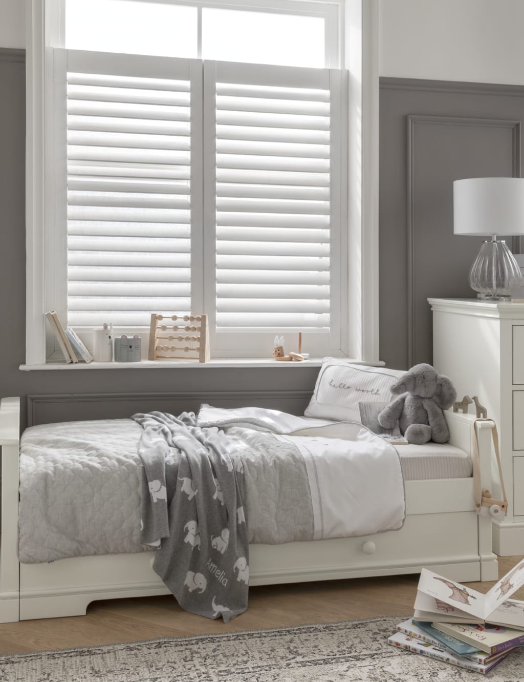 Pull out bed sale dresser