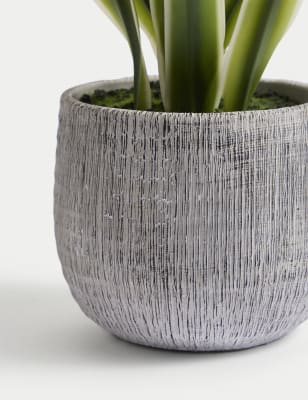 Artificial Natural Lily in Textured Pot