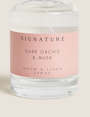 

Signature Aerosol para interiores de orquídea oscura y algalia - Mezcla De Tonos Rosas, Mezcla De Tonos Rosas