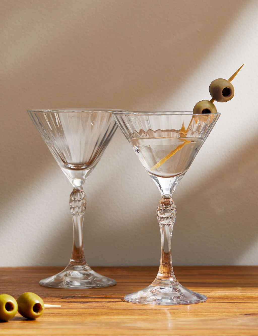 Set of 2 Martini Glasses image 1
