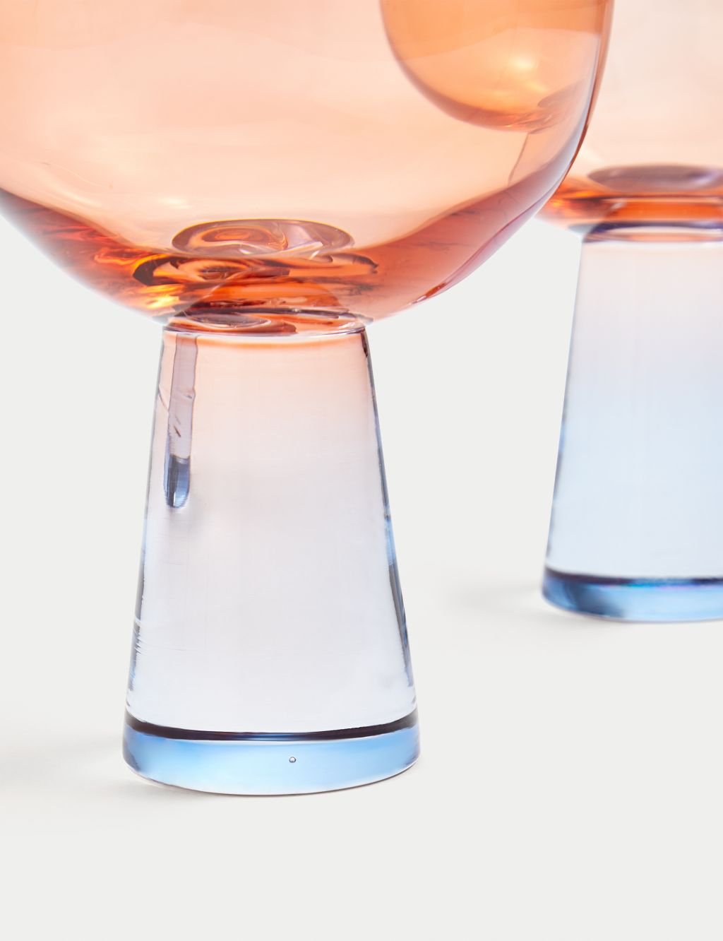 Set of 2 Cone Base Gin Glasses image 3