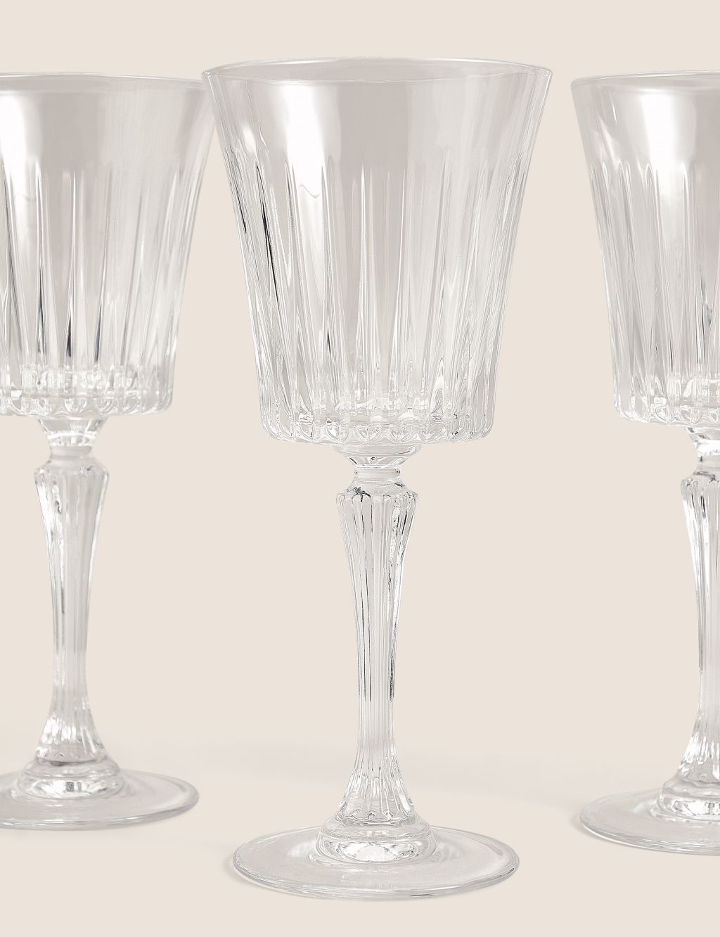 Set of 4 Timeless Wine Glasses image 2