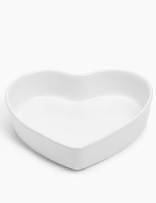 Grand plat &agrave; gratin en c&eacute;ramique en forme de coeur