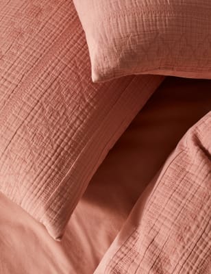 

M&S X Fired Earth Marrakech El Hara Jacquard Bedding Set - Pompeiian Red, Pompeiian Red