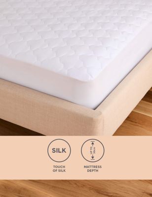 M&S Touch of Silk Mattress Protector - DBL - White, White