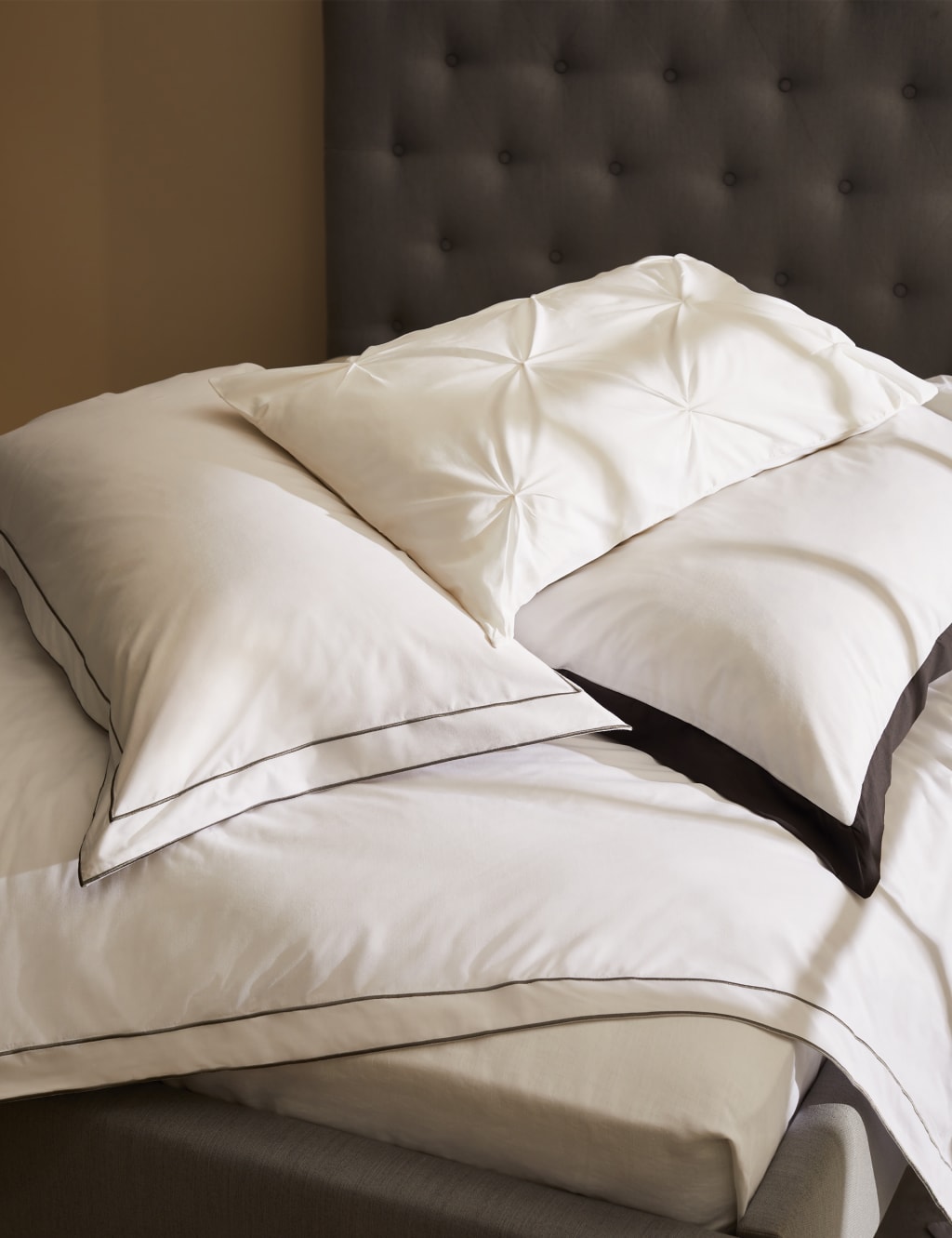 Cotton Blend Oxford Edge Bedding Set image 5
