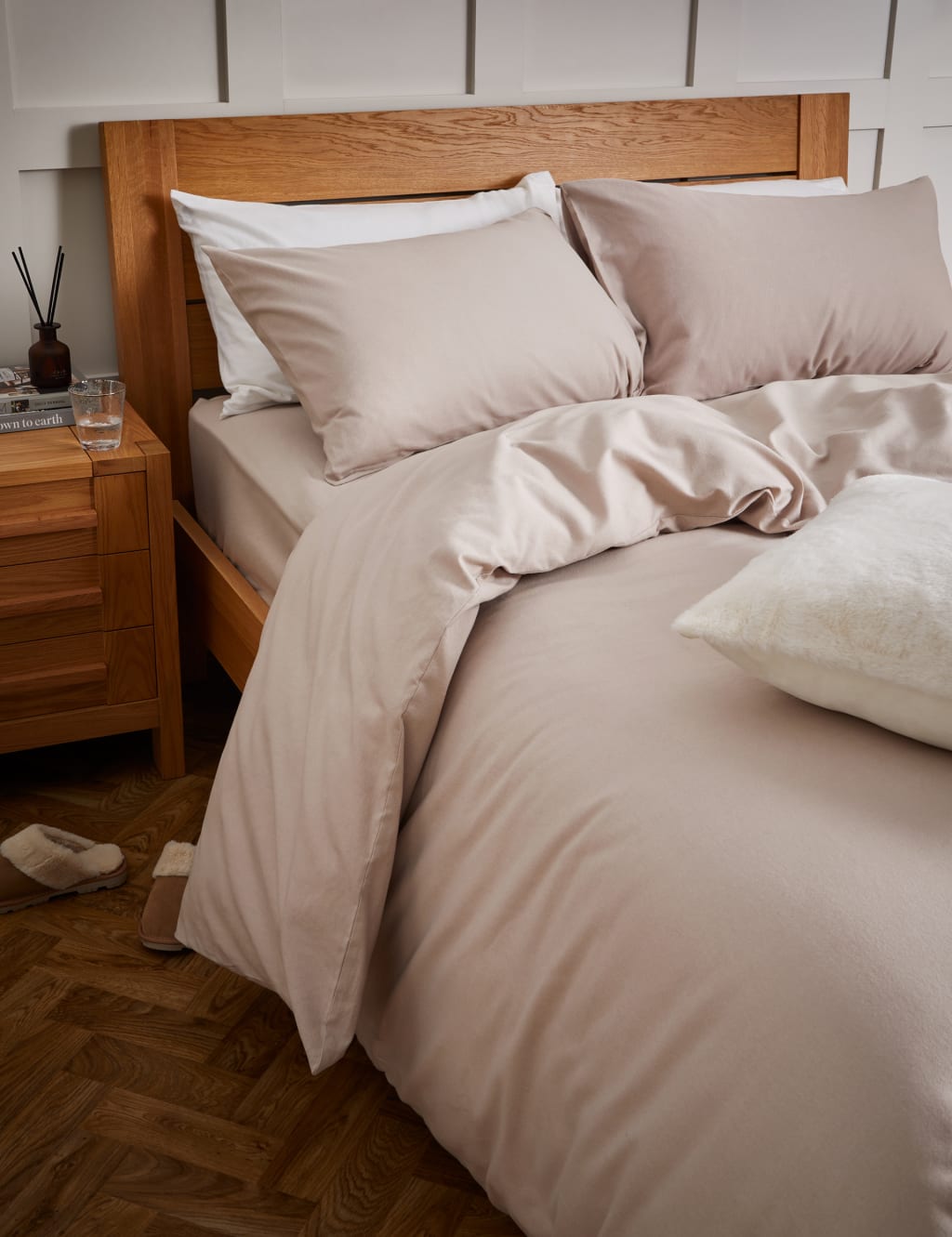 Beige on sale bed sheets
