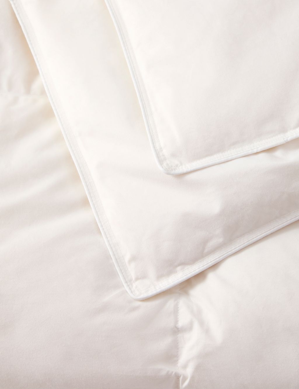 Duck Feather & Down 4.5 Tog Duvet image 2