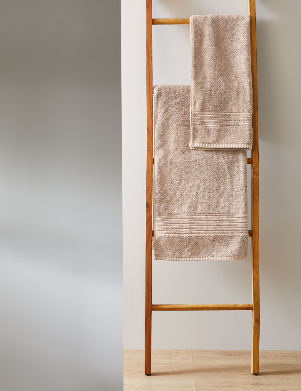 Egyptian Cotton Luxury Towel image 3
