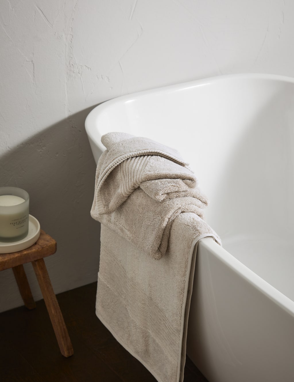 Beige bathroom towels clearance