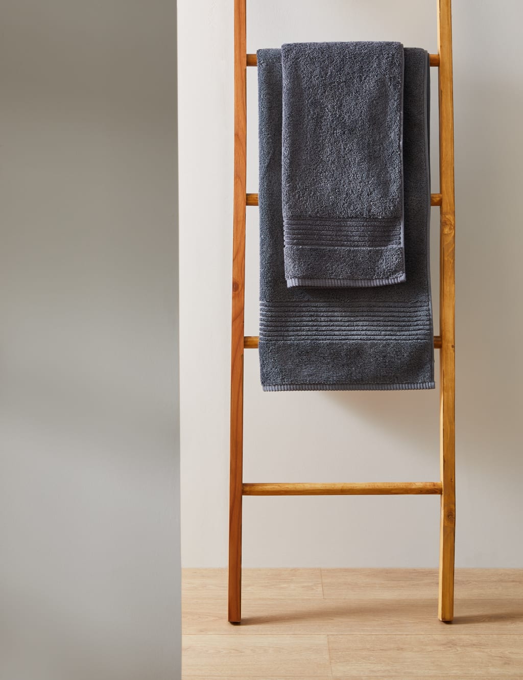 Egyptian Cotton Luxury Towel image 3