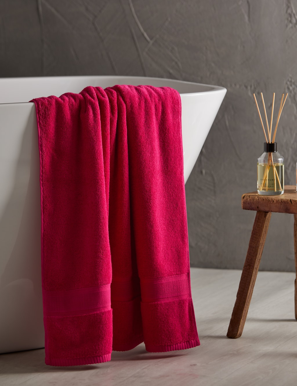 Target red new arrivals bath towels