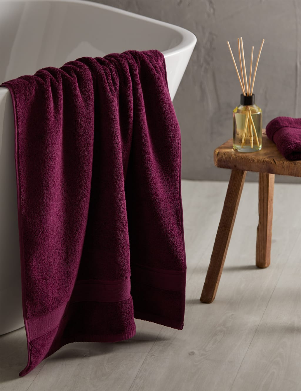 Red bath sheet 2025