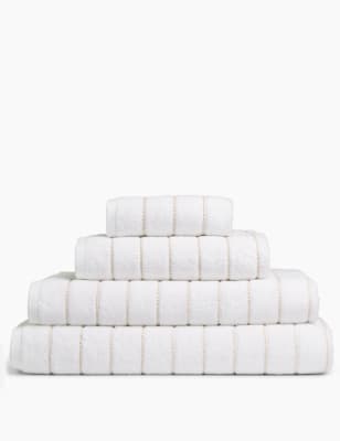 Serviette ultra-douce &agrave; d&eacute;tail couture