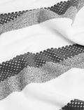 Toalla texturizada 100% algodón con diseño de rayas