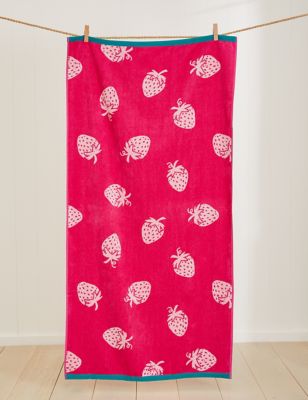 Pure Cotton Strawberry Print Beach Towel