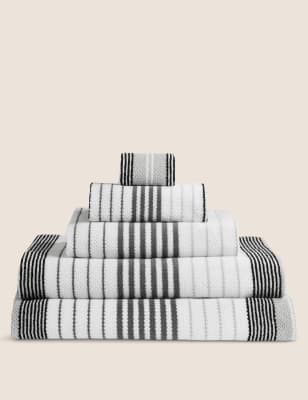 grey patterned towels