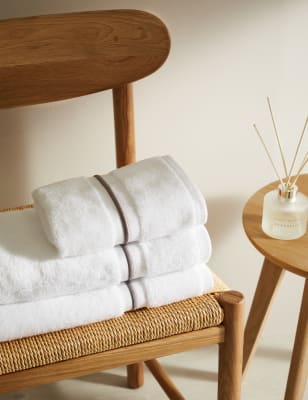

M&S Collection Handtuch aus reiner Baumwolle mit Stickerei - Grey, Grey