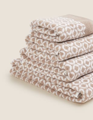 

Pure Cotton Repeat Links Towel - Mocha, Mocha