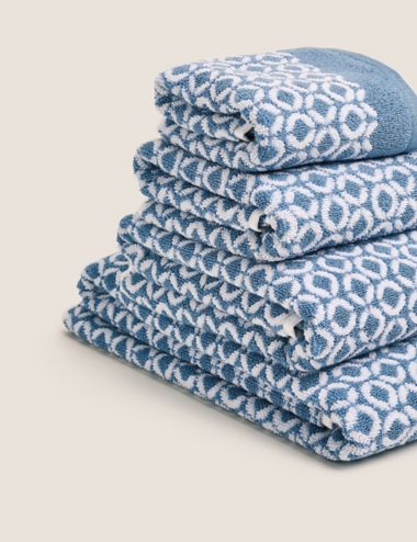 Patterned towels