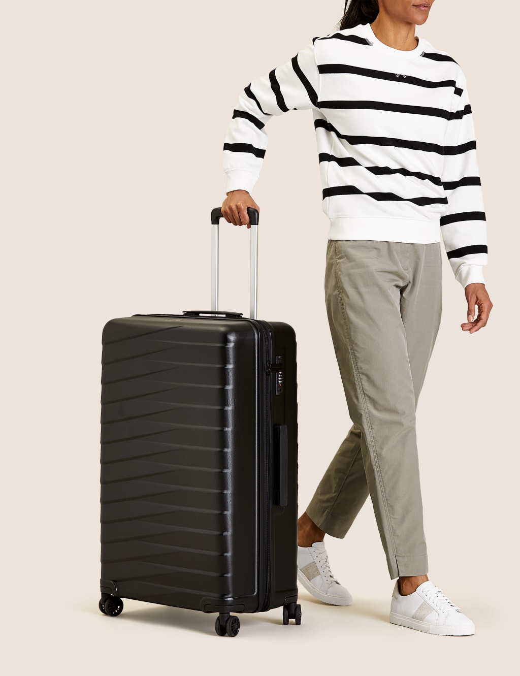 Oslo 4 Wheel Hard Shell Large Suitcase image 8