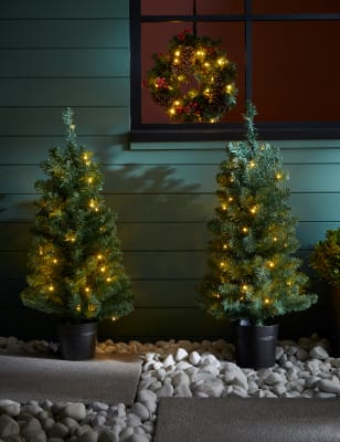 

M&S Collection 3er-Pack Set aus Weihnachtsbaum und Türkranz mit Beleuchtung - Grün Melange, Grün Melange