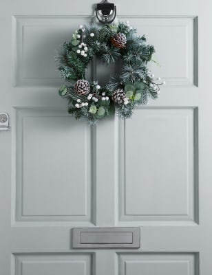 

Pine Cone & White Berry Wreath - White Mix, White Mix