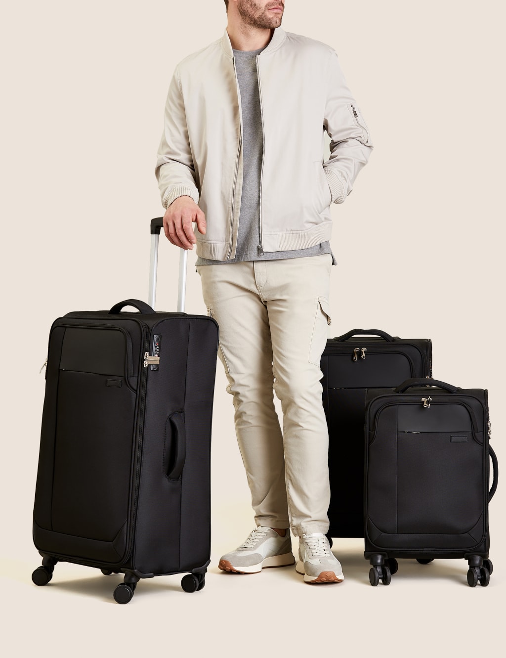 Lyon 4 Wheel Soft Medium Suitcase image 8