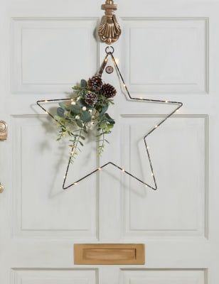 Lit Star Wire Wreath | M&S