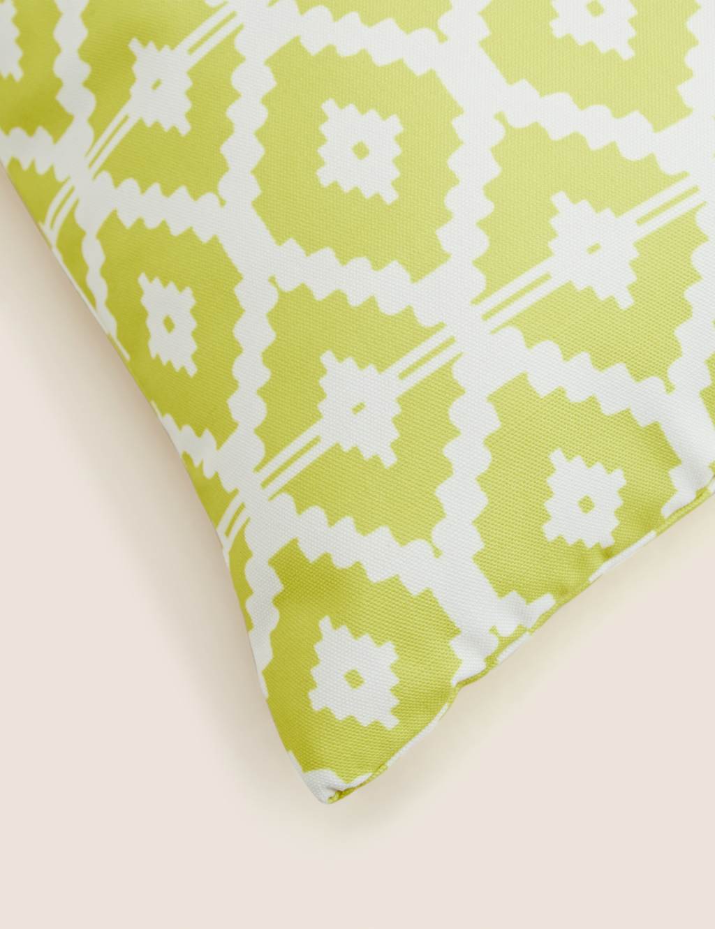 Set of 2 Geometric Outdoor Cushions image 4