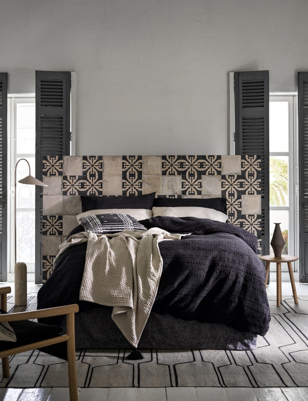 Casablanca Collection Maarif Stitched Throw image 4