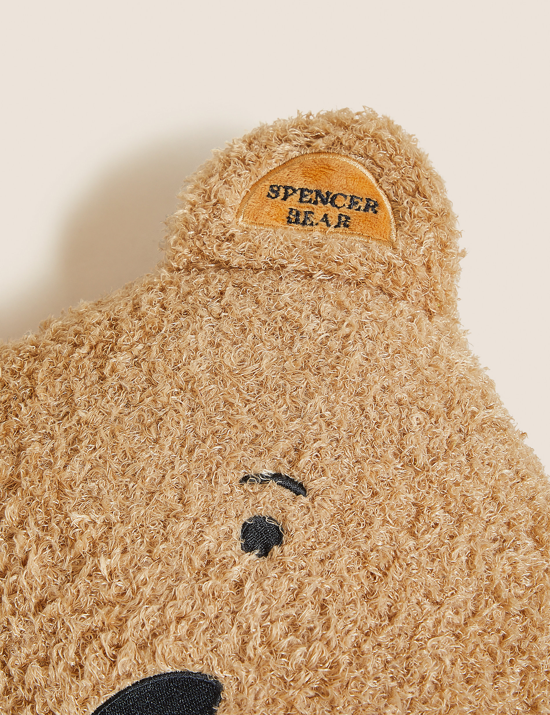 Μικρό μαξιλάρι με τρισδιάστατο σχέδιο Spencer Bear