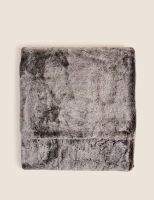 

M&S Collection Faux Fur Tipped Throw - Chocolate, Chocolate