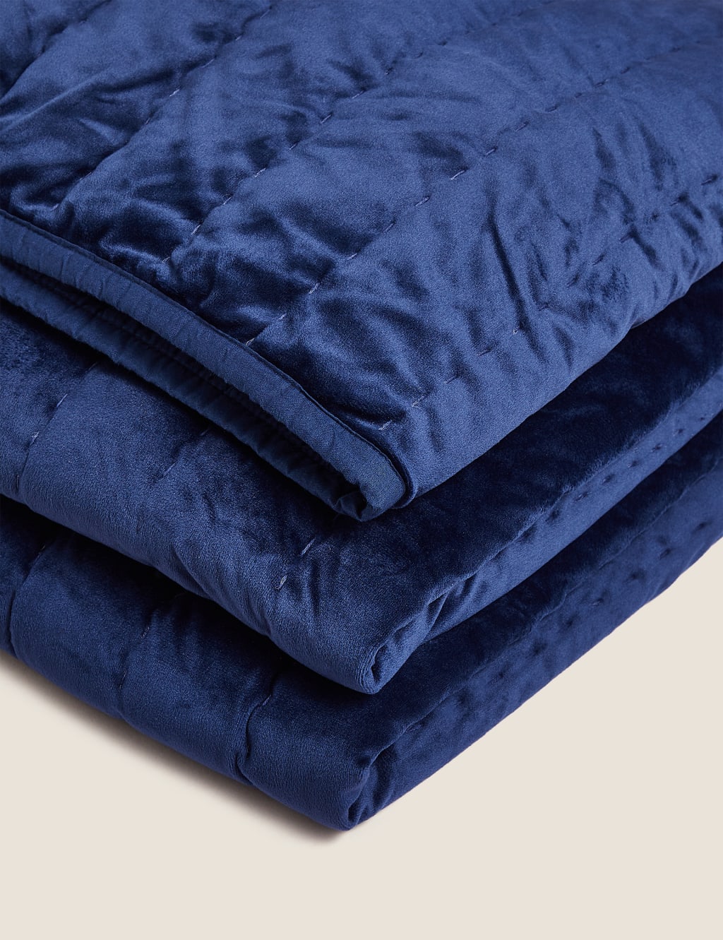 Velvet Quilted Bedspread image 3