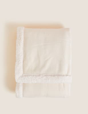 

M&S Collection Sherpa Fleece Throw - Cream, Cream