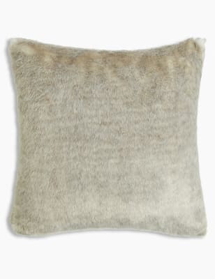 Coussin en fausse fourrure de qualit&eacute; sup&eacute;rieure