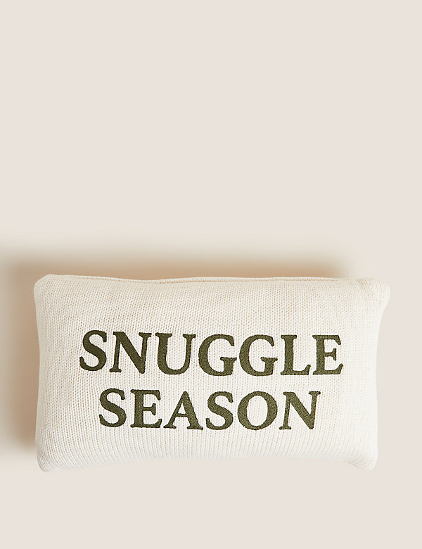 وسادة أسطوانية تريكو بنقشة Snuggle Season - QA