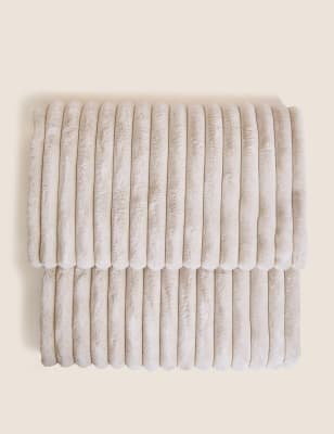 Faux Fur Ribbed Throw - LU