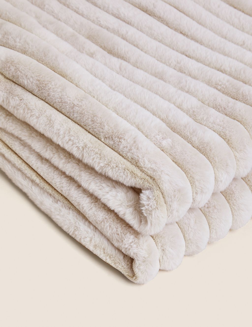 Faux Fur Ribbed Throw image 4
