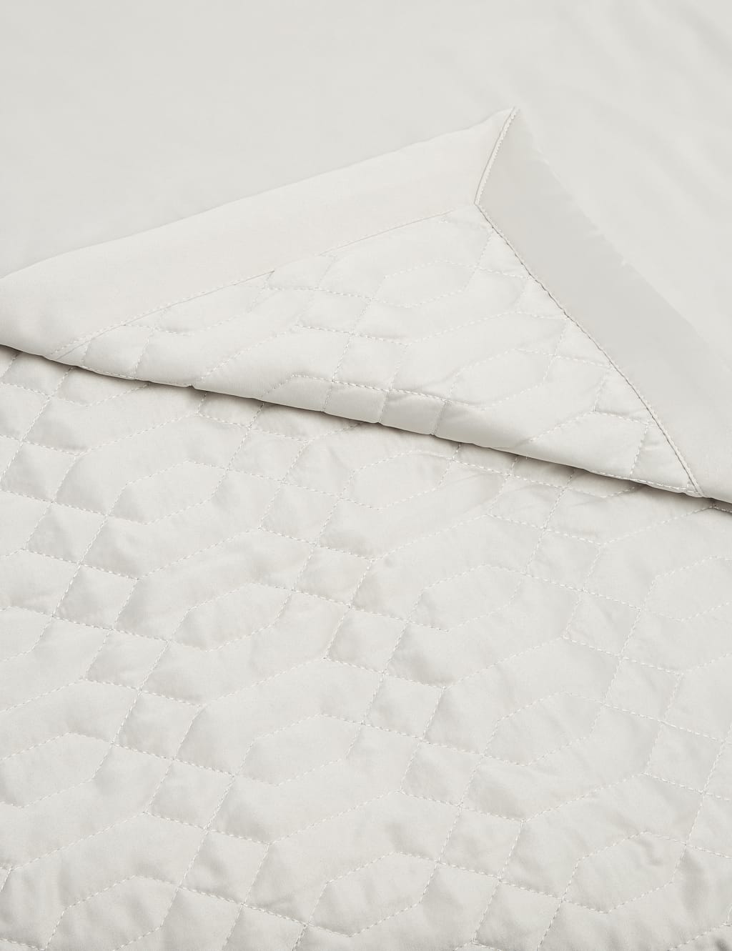 Satin Quilted Throw image 3