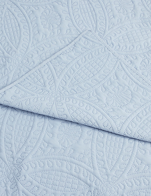 Quilted Pinsonic Bedspread