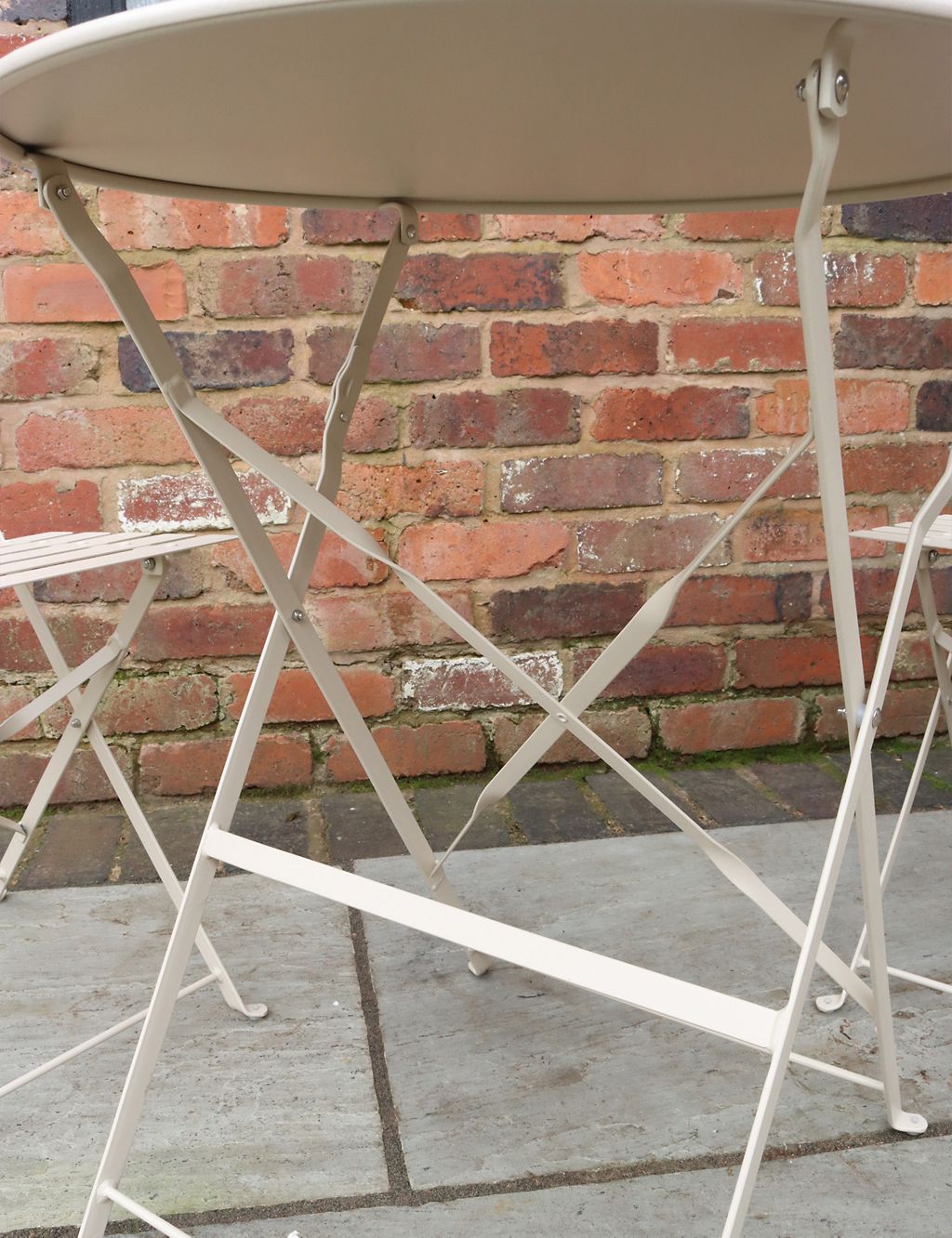 Padstow Bistro Garden Table & Chairs 2 of 5